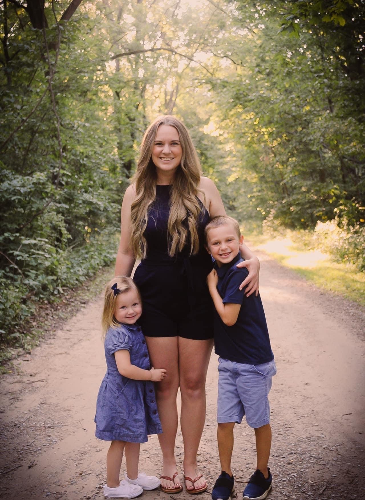 Taylor vogt and kids, mom posing with two children